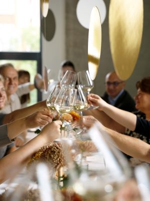 Bilet la MASA LUNGĂ - cină în 15 noiembrie