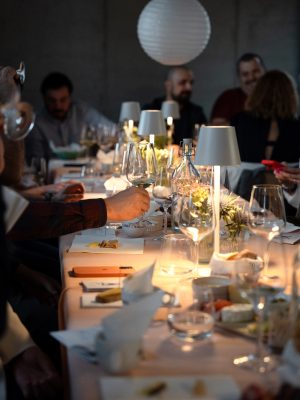 Bilet la MASA LUNGĂ - degustare de vin franțuzesc în 21 august